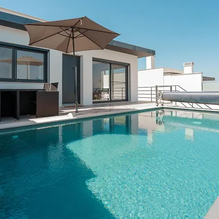Villa Paradise 2 *