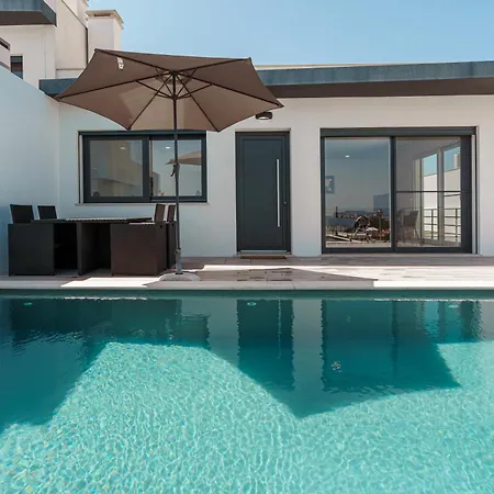 Villa Paradise 2 *